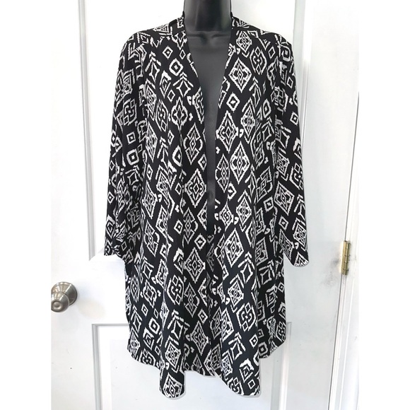 Dear Scarlett Diamond Elegance Gabby Cardigan - Picture 3 of 8